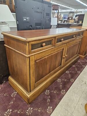 Beautiful Sideboard / Buffet  **DELIVERY AVAILABLE