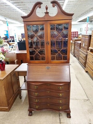 Beautiful Secretary Desk with Hutch **DELIVERY AVAILABLE