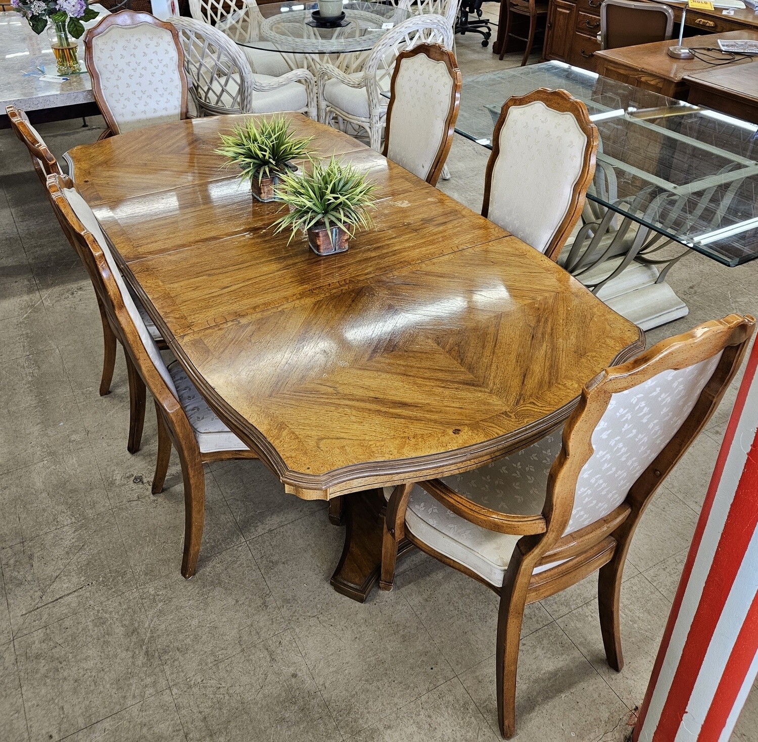 Charming Dining Set