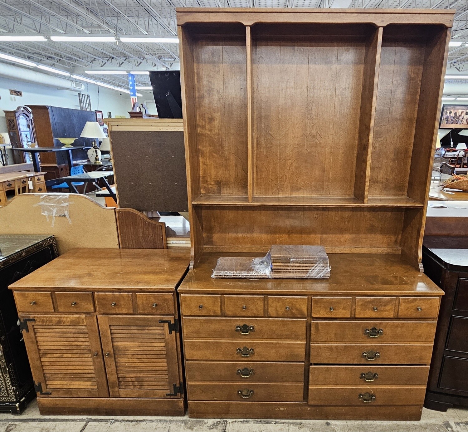 Maple Ethan Allen Dresser / Hutch