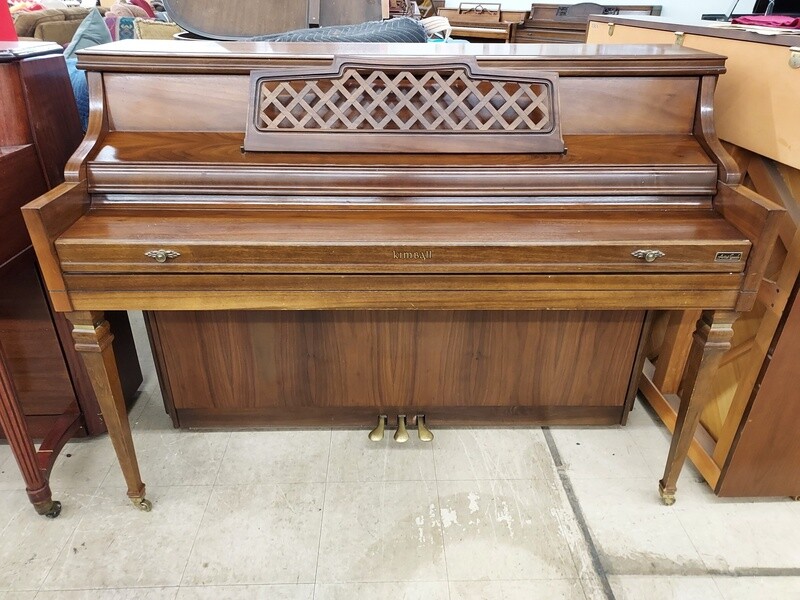 Medium Walnut Kimbal