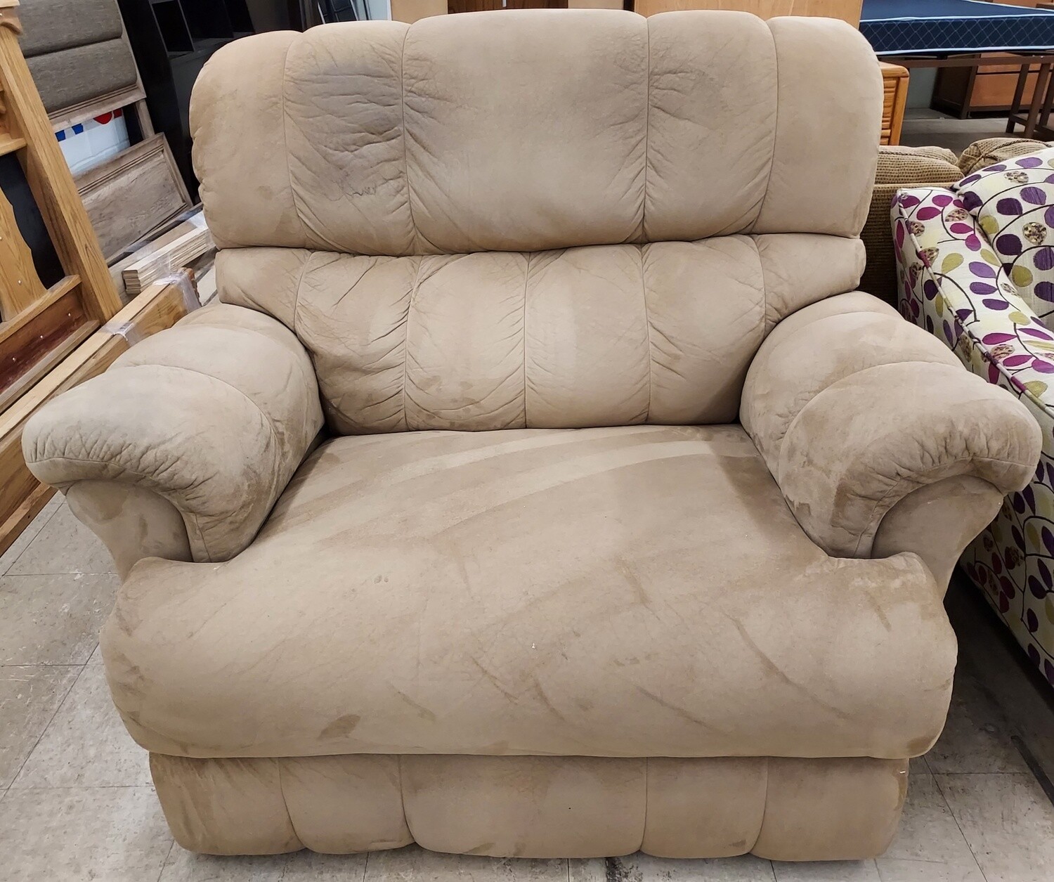 Oversized Lazy-boy Recliner