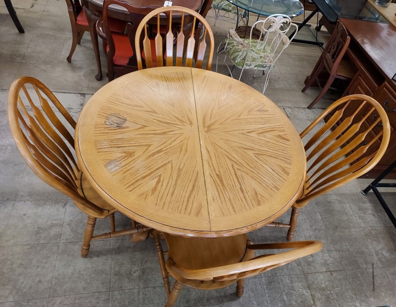Oak Dining Table w/ 8 Chairs