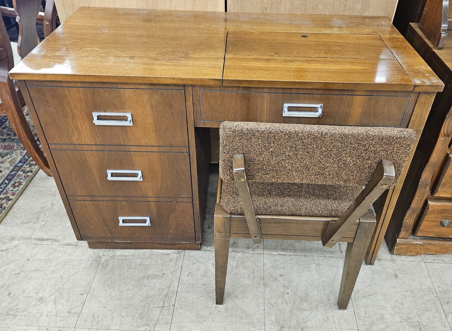 Vintage sewing Table