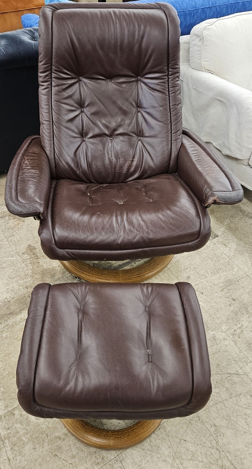Ekornes Stressless Leather Lounge Chair &amp; Ottoman