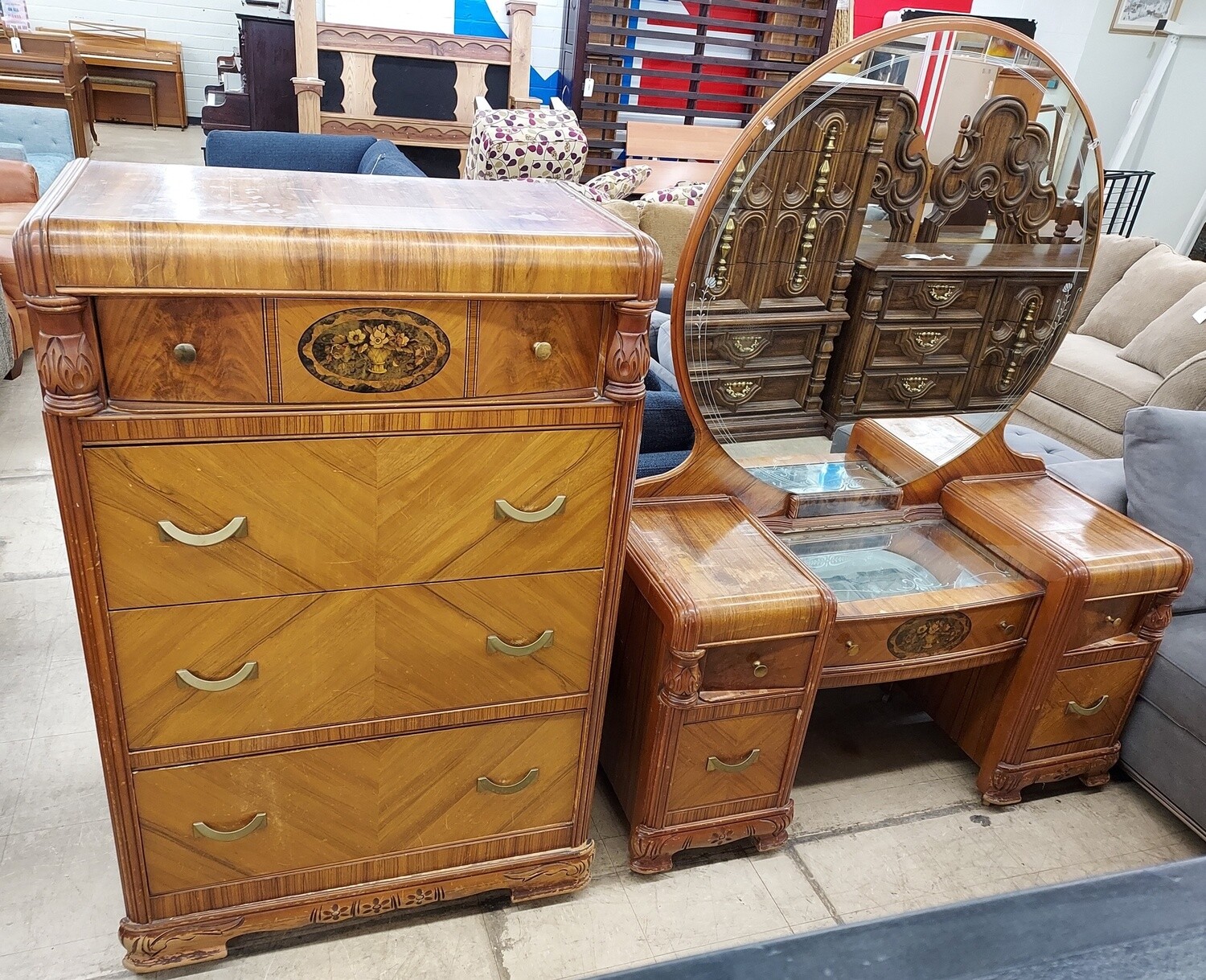 1940&#39;s Art Deco Dresser &amp; Vanity w/ Mirror