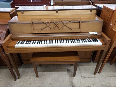 Kohler &amp; Cambell Spinet Piano