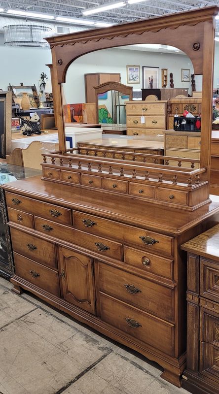 60&#39;s Lowboy Dresser w/ Hutch