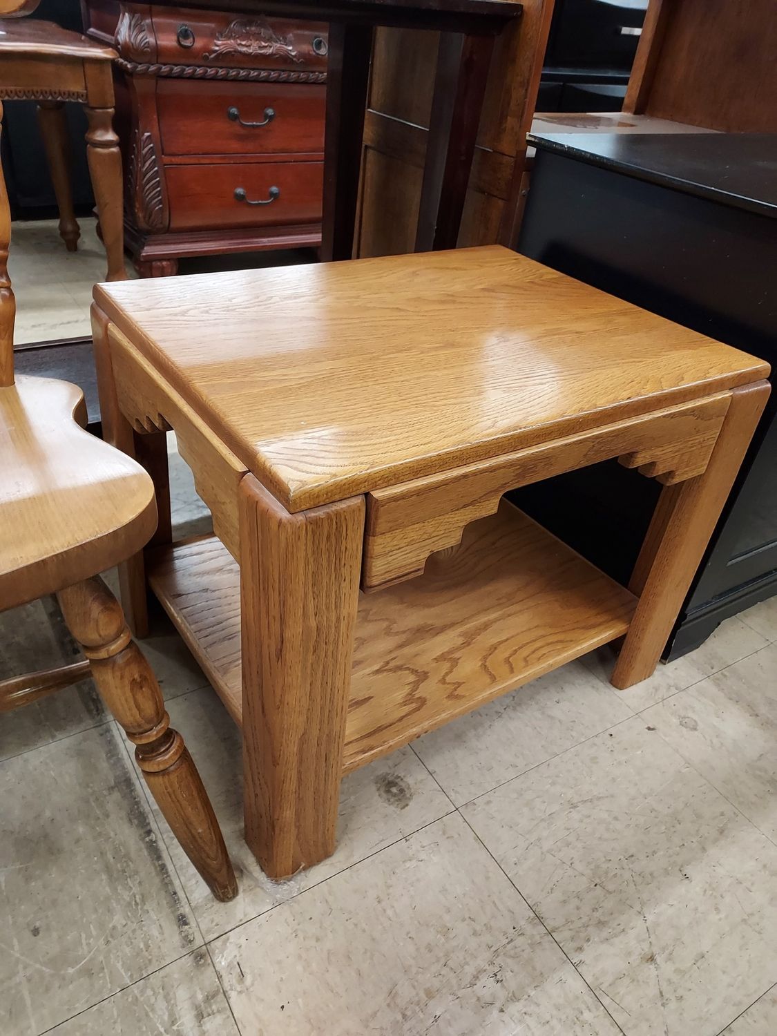 Quaint Oak End Table