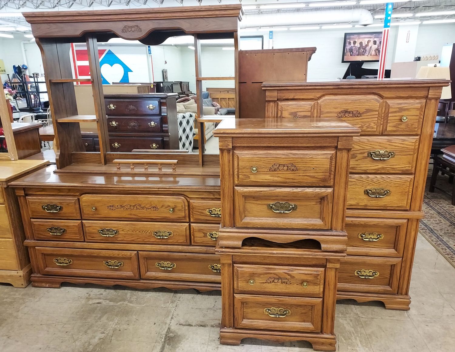 Broyhill Acorn Dresser Set