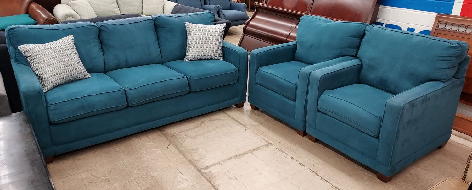 Tranquility Blue Couch &amp; Chair Set