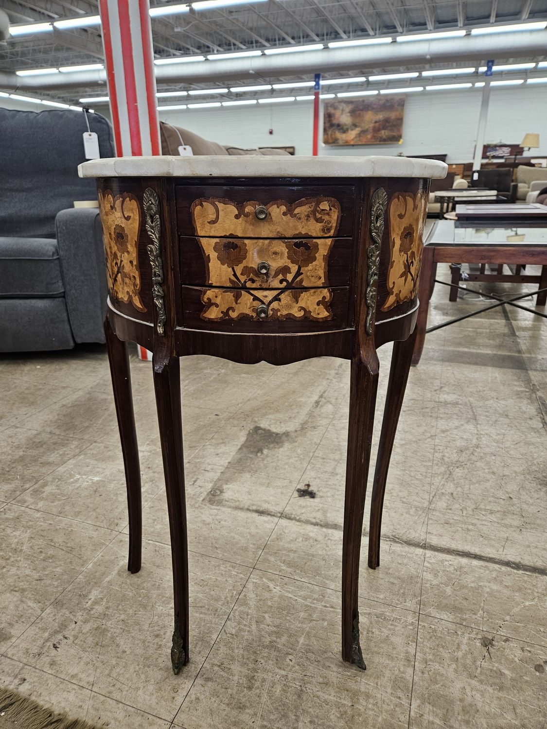 Louis XV style size table.