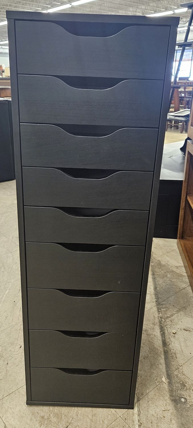 Tall skinny 9-drawer dresser