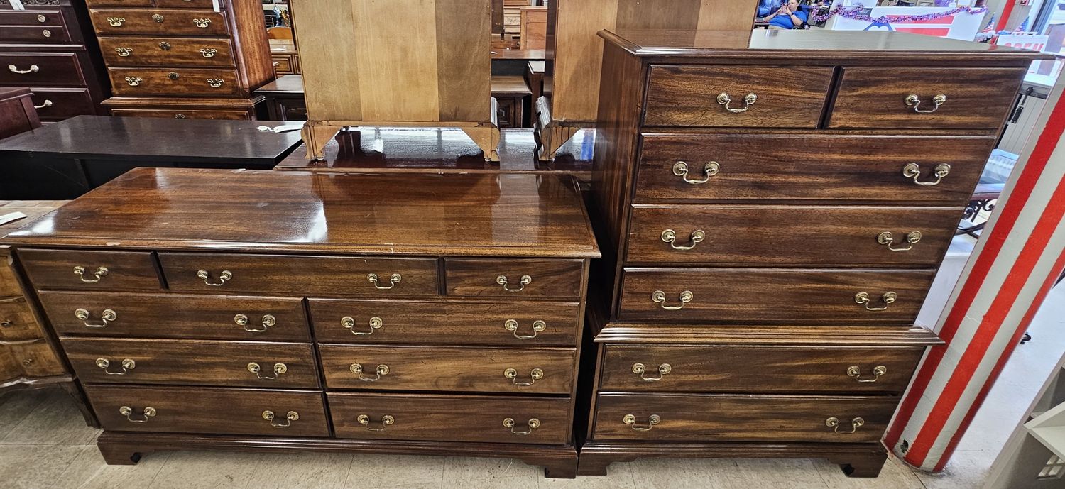Exquisite Double Colonial Style Dresser set - Highboy &amp; Lowboy