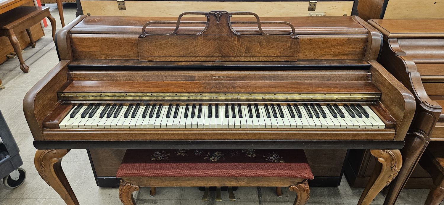 Vintage Wurlitzer Spinet Piano **FREE DELIVERY