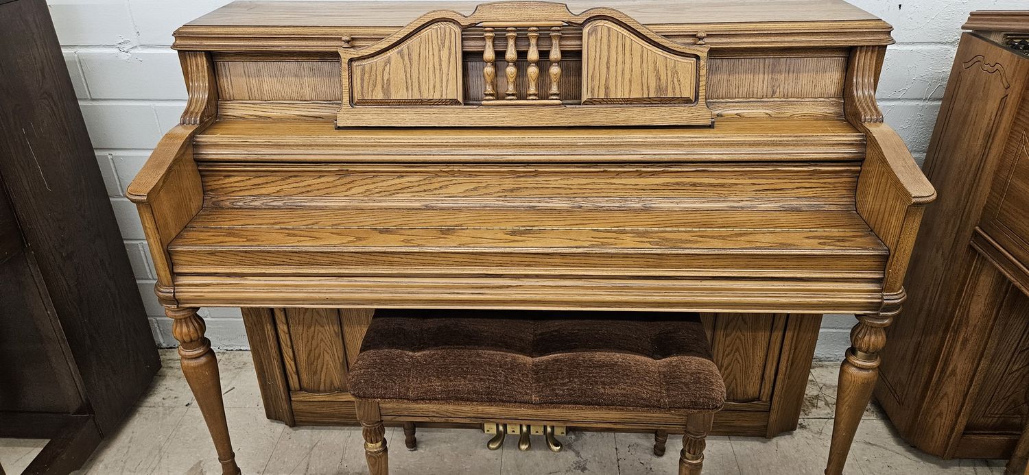 Gorgeous Wurlitzer Console Piano *FREE DELIVERY