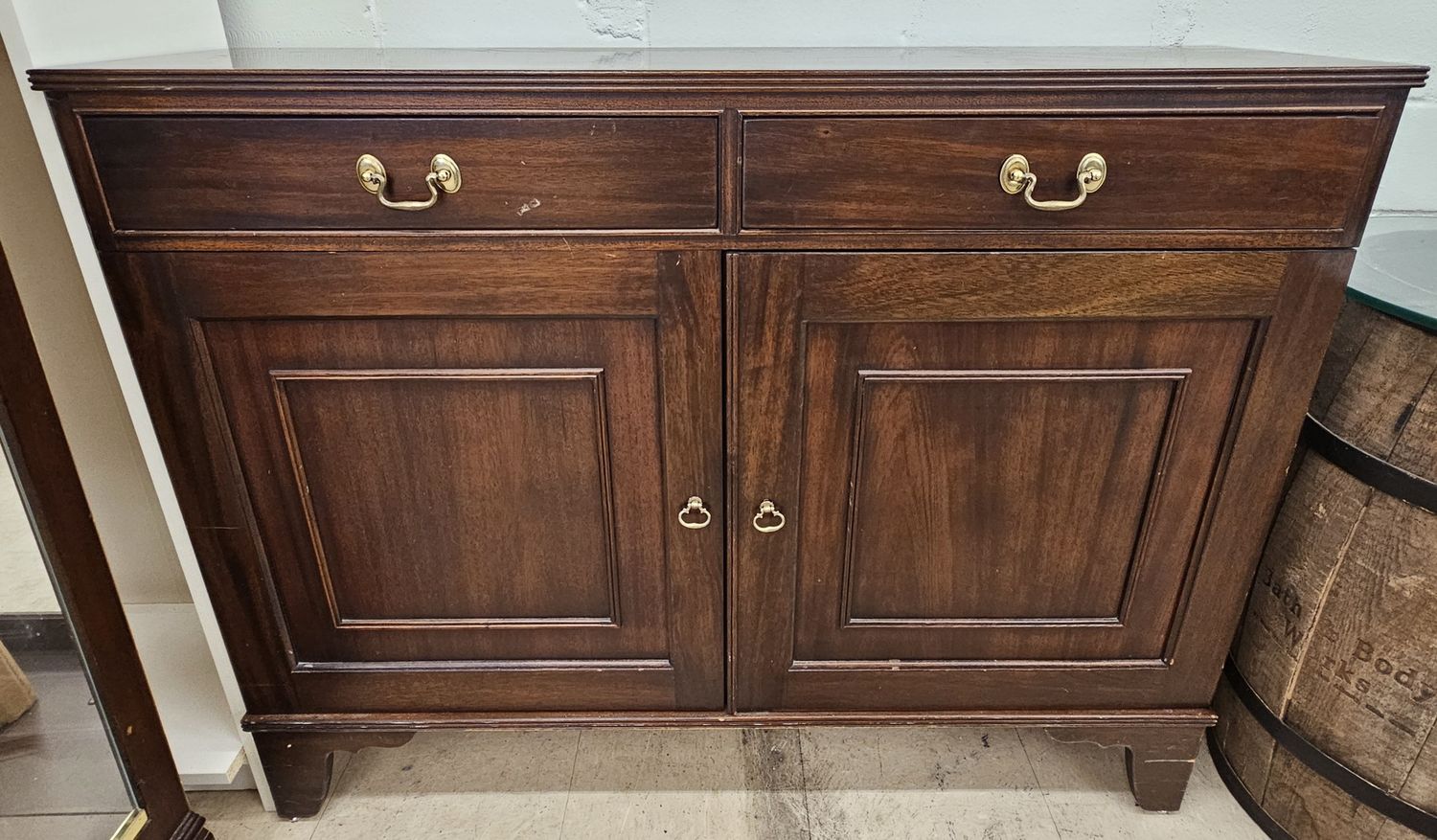 Elegant mahogany wooden buffet/cabinet