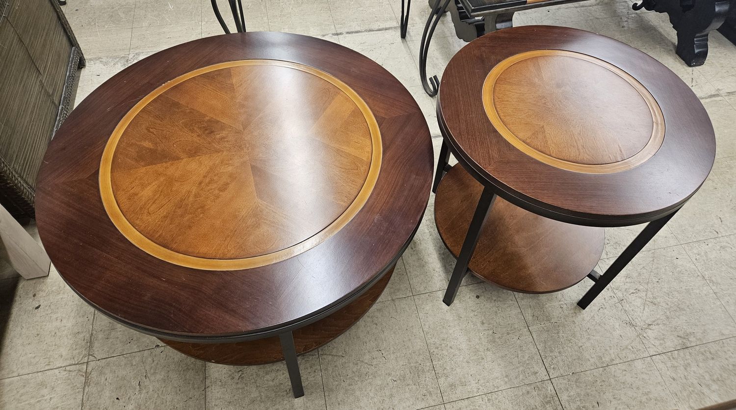 Beautiful Coffee Table &amp; End Table Set