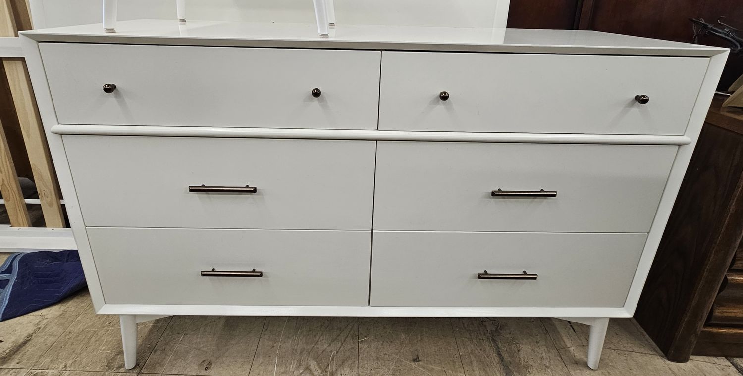 Pottery Barn bedroom set -Dresser &amp; Nightstand