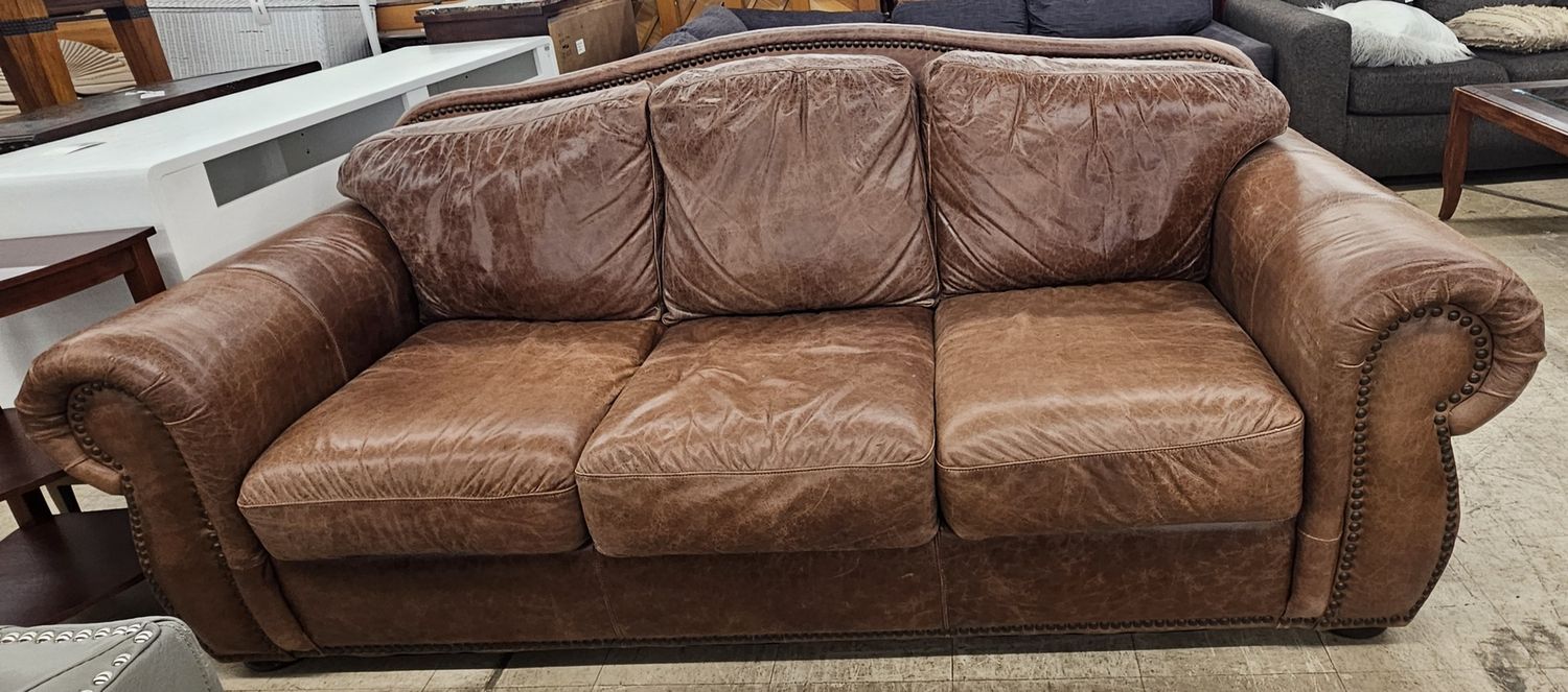 Exquisite brown leather couch