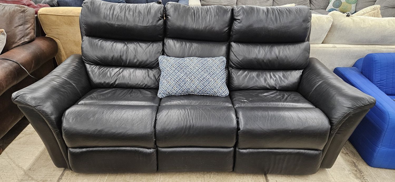 Sleek Black Recliner Couch *DELIVERY AVAILABLE