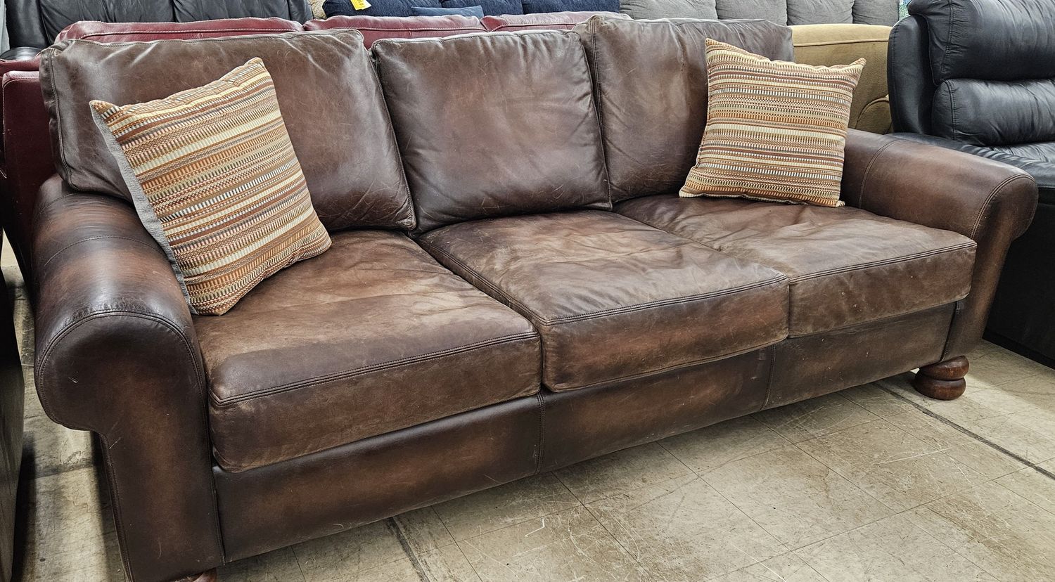 Crate &amp; Barrel Leather Couch *DELIVERY AVAILABLE