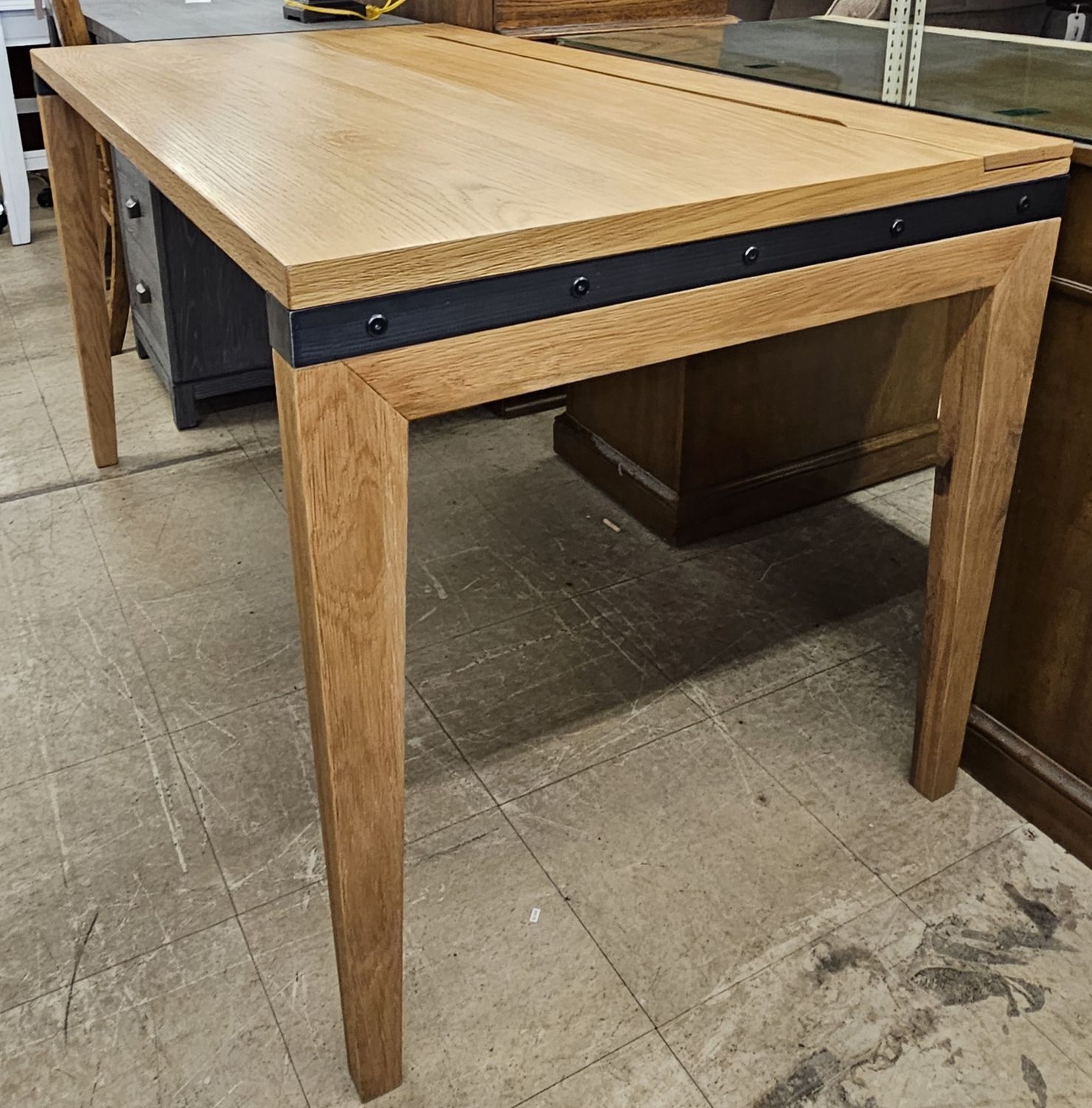 Article Madera Oak Desk