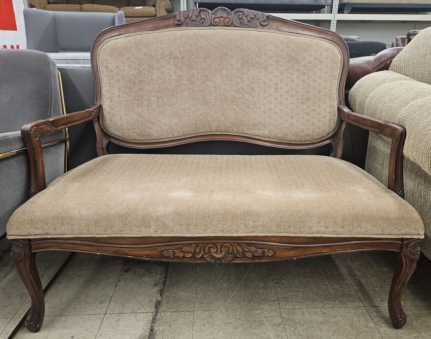 Beautiful Louis XV style walnut settee loveseat