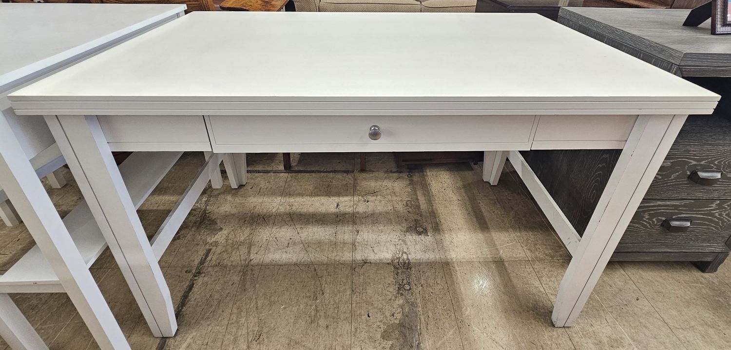 Chic white wood small leg desk