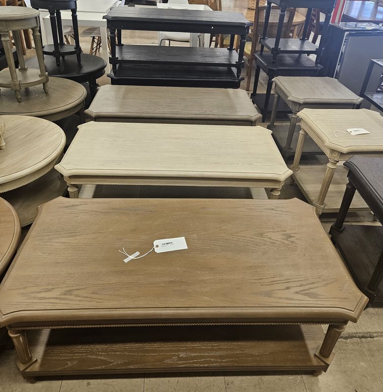 Maven Lane - Pullman Coffee Table ** BRAND NEW **