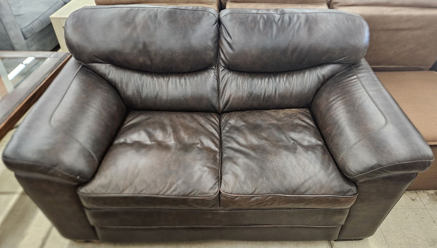 Luxurious Dark Brown Leather Couch &amp; Loveseat Set **DELIVERY AVAILABLE