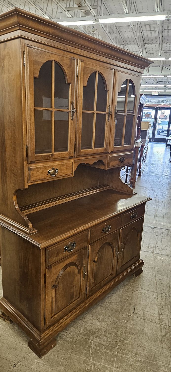 Ethan Allen Buffet &amp; Hutch** DELIVERY AVAILABLE