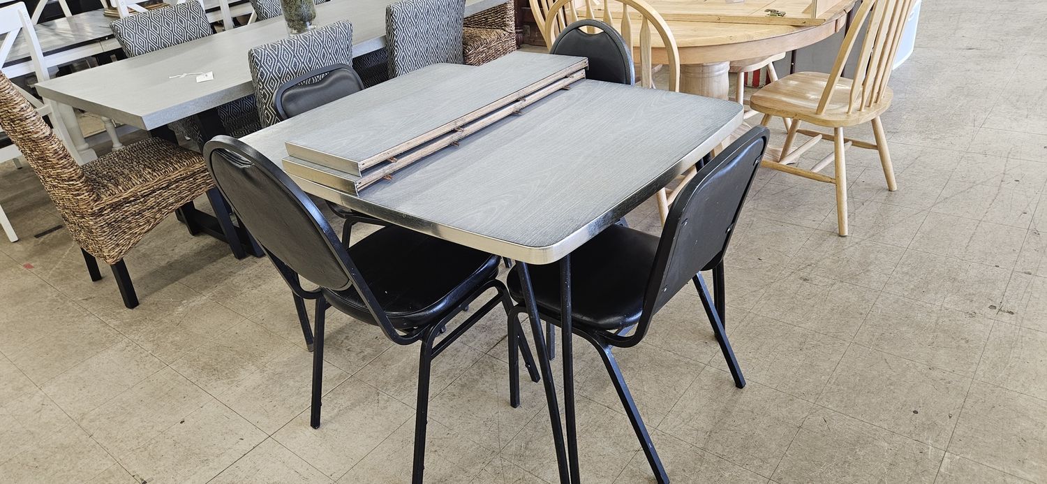 Retro Deco Table with 4 Chairs **DELIVERY AVAILABLE