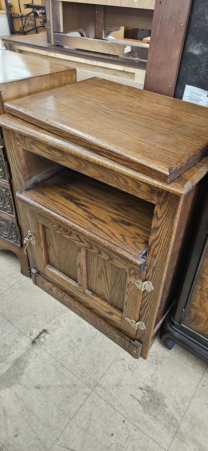 Small Stand with Swivel Top  ** DELIVERY AVAILABLE