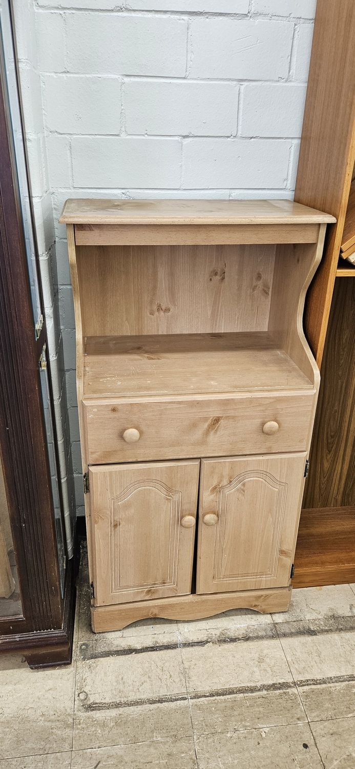 Cute Blonde Stand / Cabinet  **DELIVERY AVAILABLE