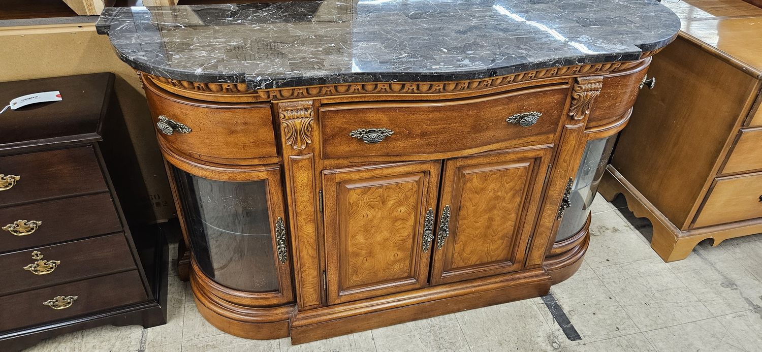 Elegant Buffet  Bar / Credenza  **DELIVERY AVAILABLE