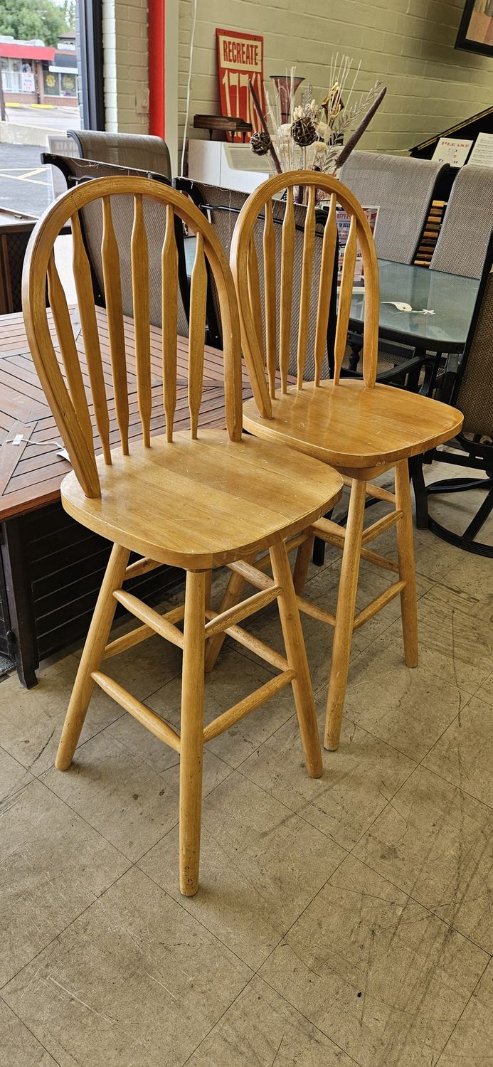 Oak Bar Chairs Set if 2  **DELIVERY AVAILABLE