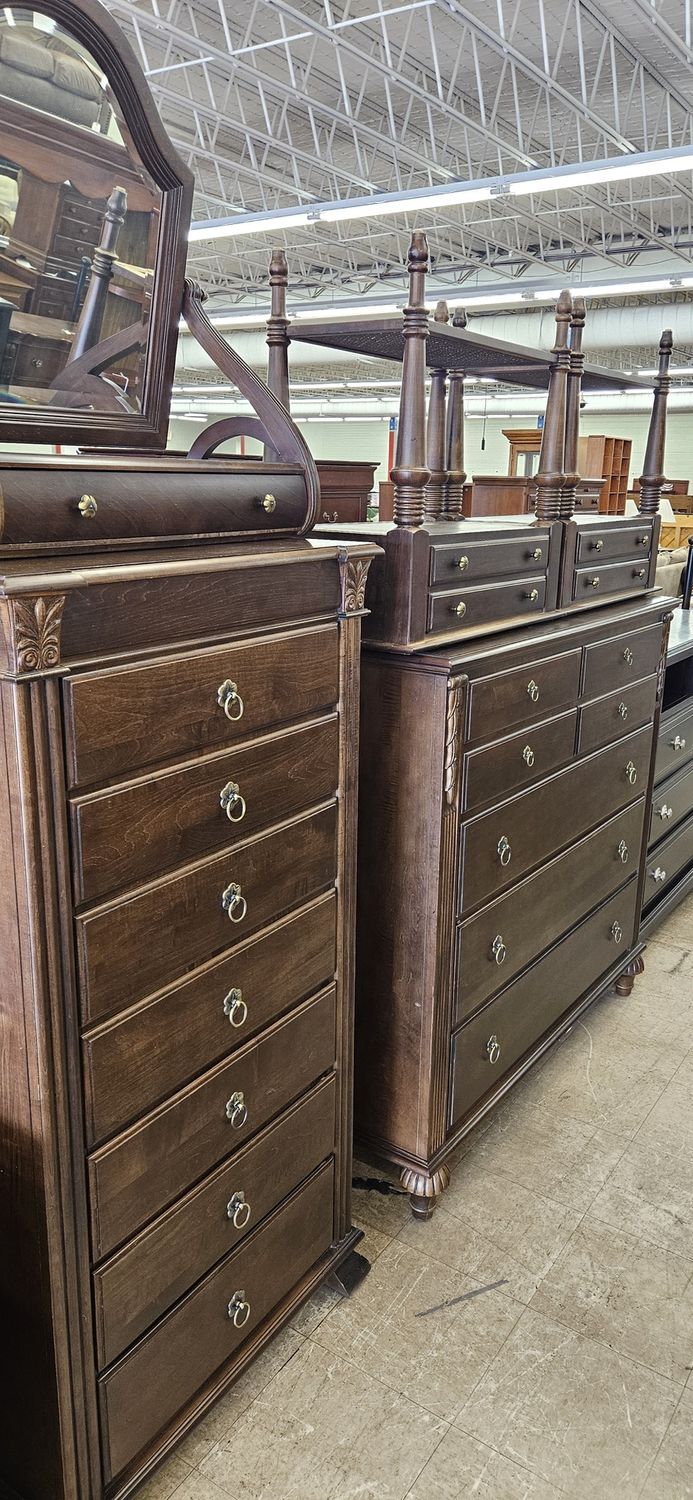Amazing Ethan Allen Bedroom Set **DELIVERY AVAILABLE