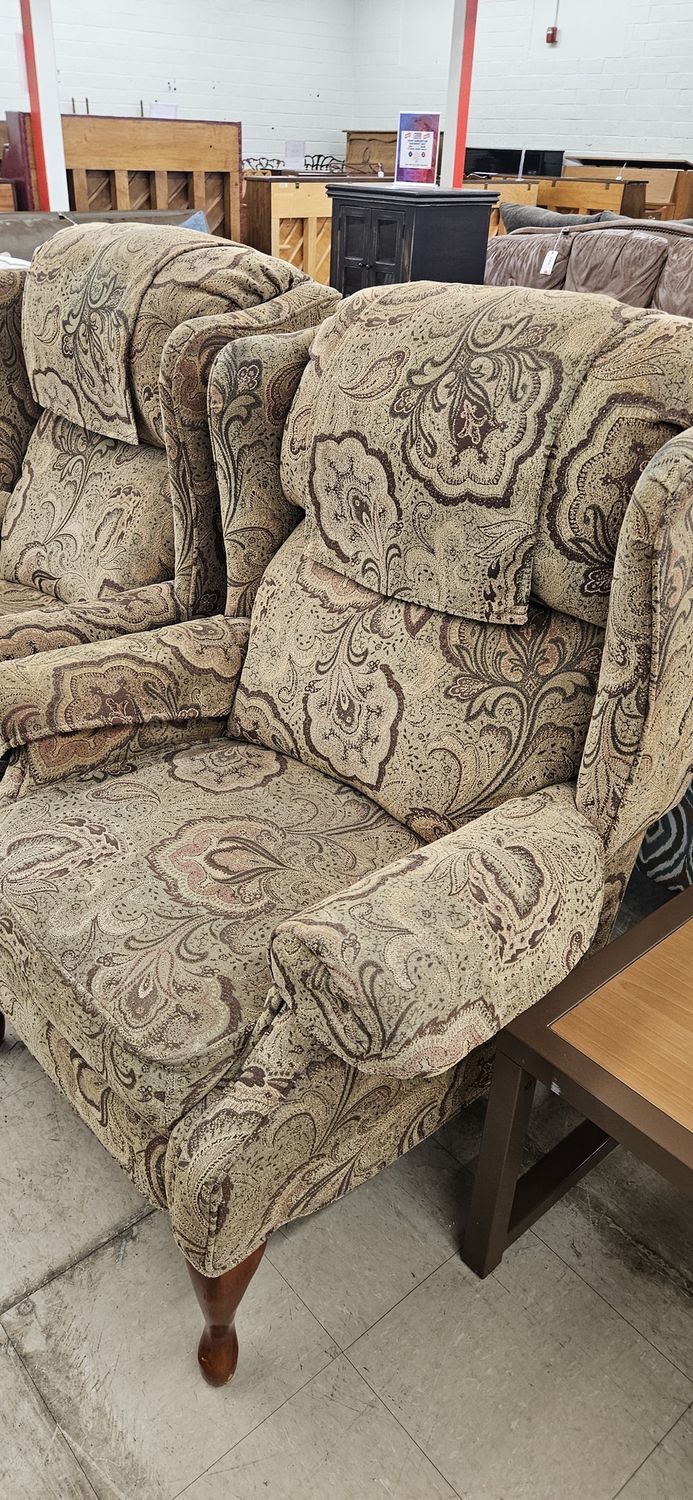 Pretty Reclining Wingback Chair