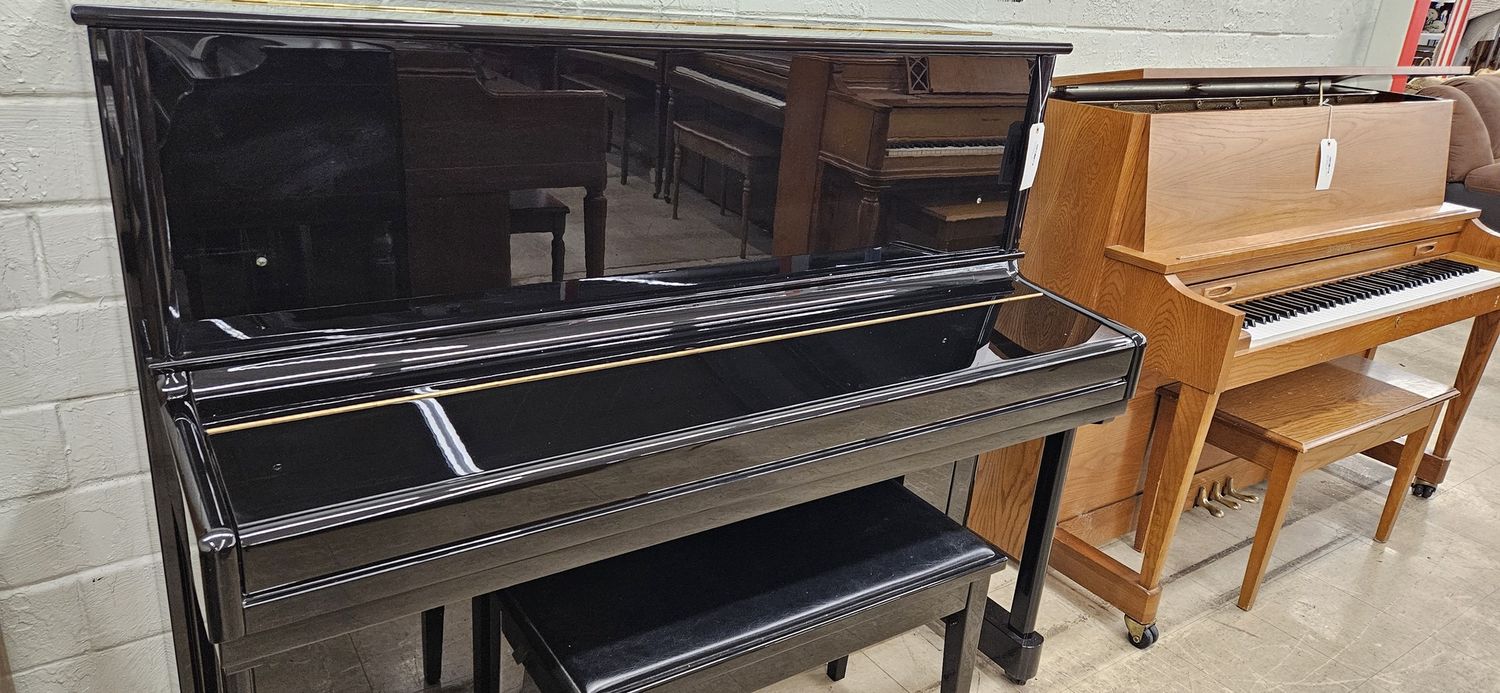 Gloss Ebony Pearl River Studio Piano *FREE DELIVERY