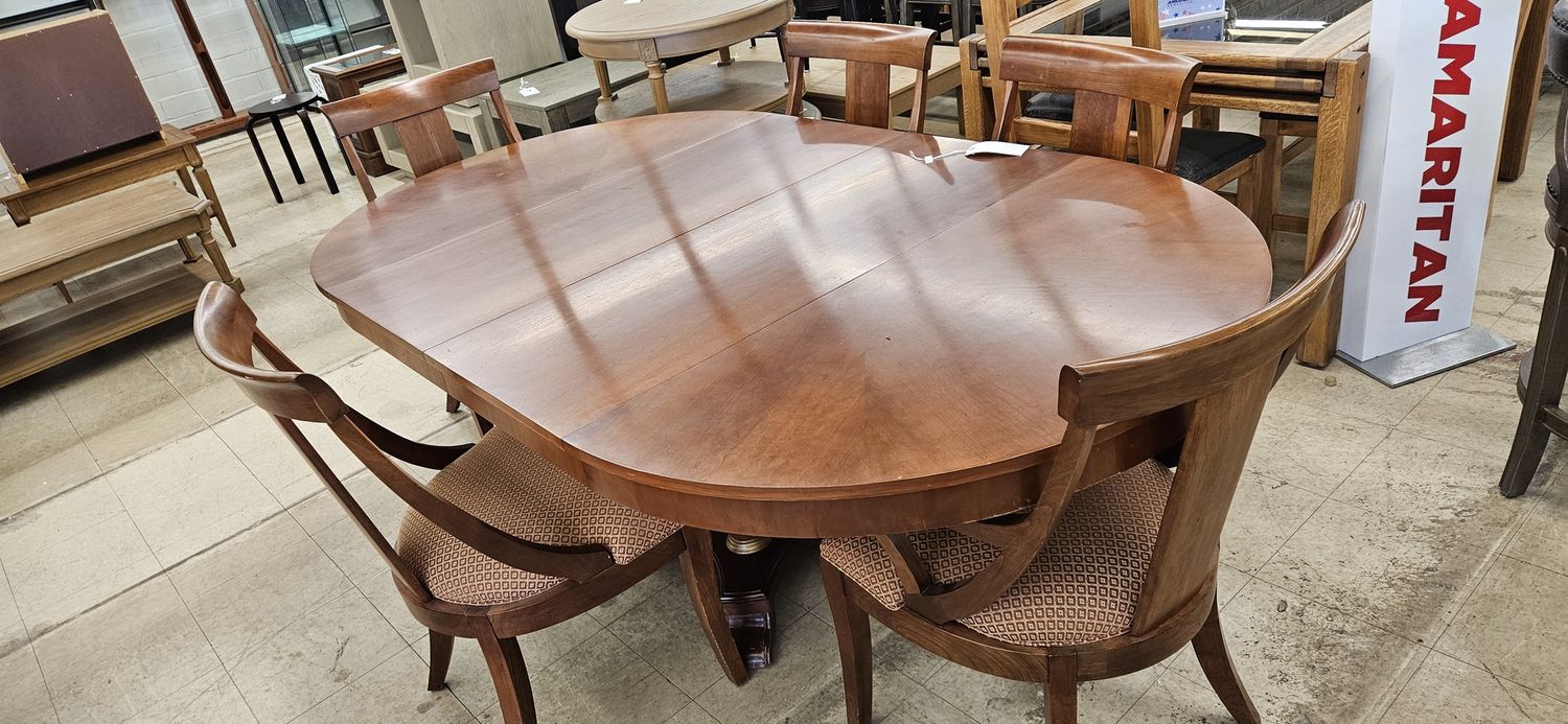 Ethan Allen Dining Table with 2 Leaves &amp; 5 Chairs ** DELIVERY AVAILABLE