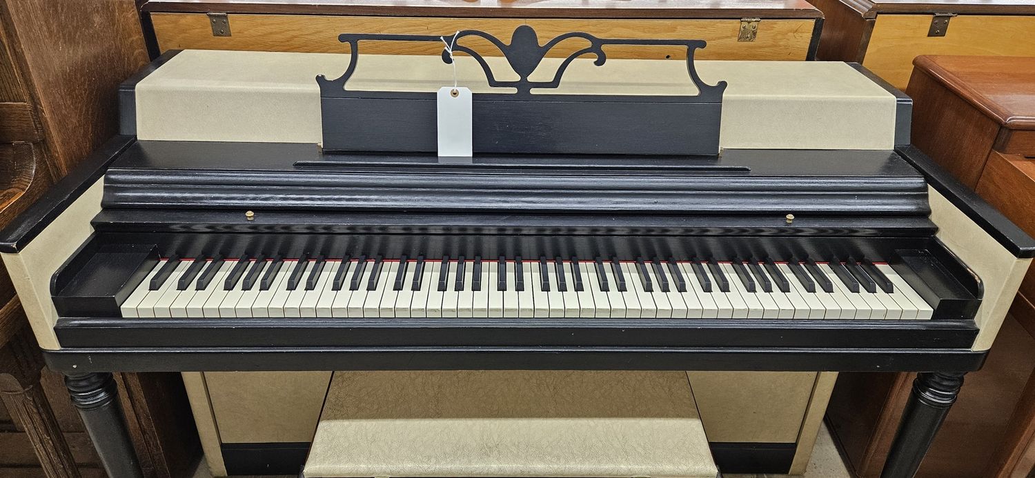 Super Duper Deco Style Wurlitzer Spinet Piano *FREE DELIVERY