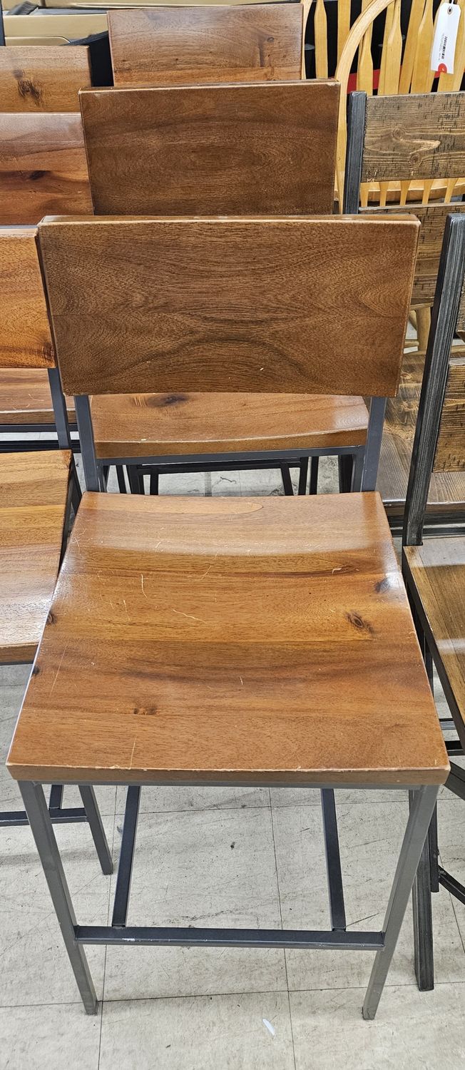 Set of 3ee bar and counter stools