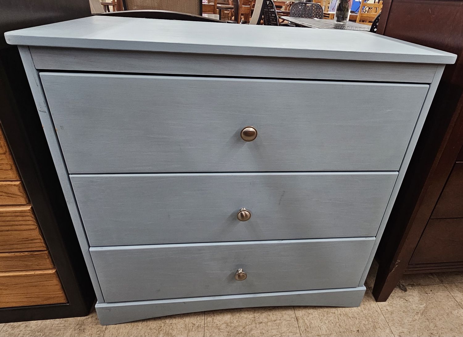 This charming small chest of drawers