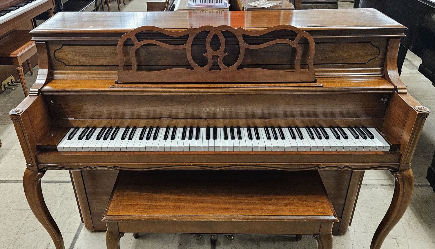 Yamaha M215 Piano **FREE DELIVERY