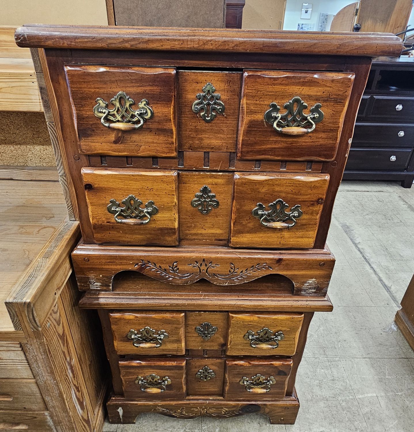 Set of 2 Beautiful Nightstands