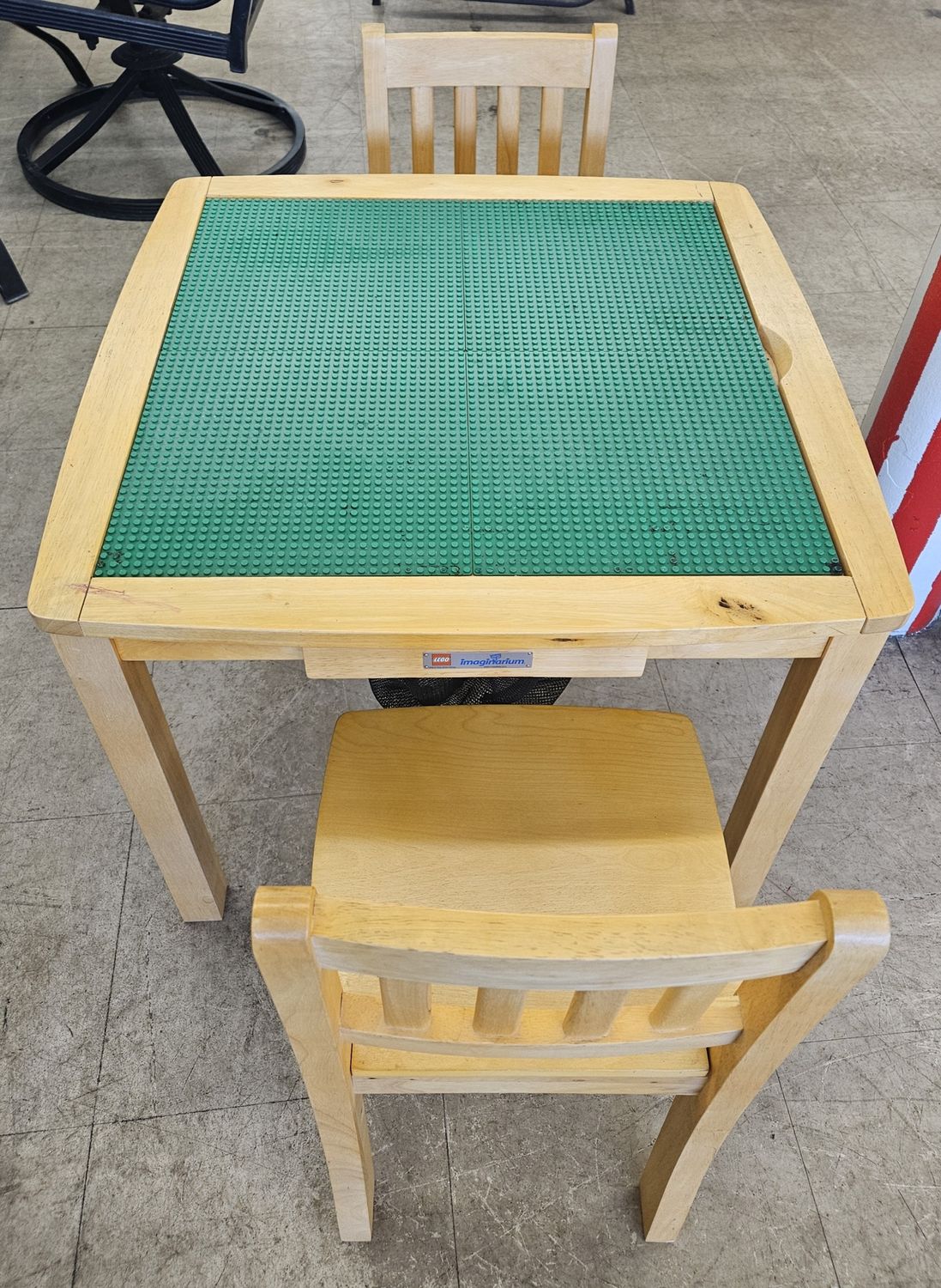 Kids&#39; Activity Table with Lego Surface