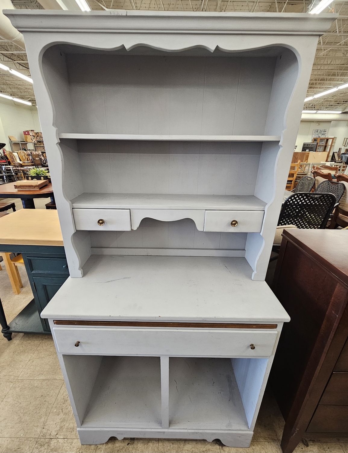 Vintage Ethan Allen hutch