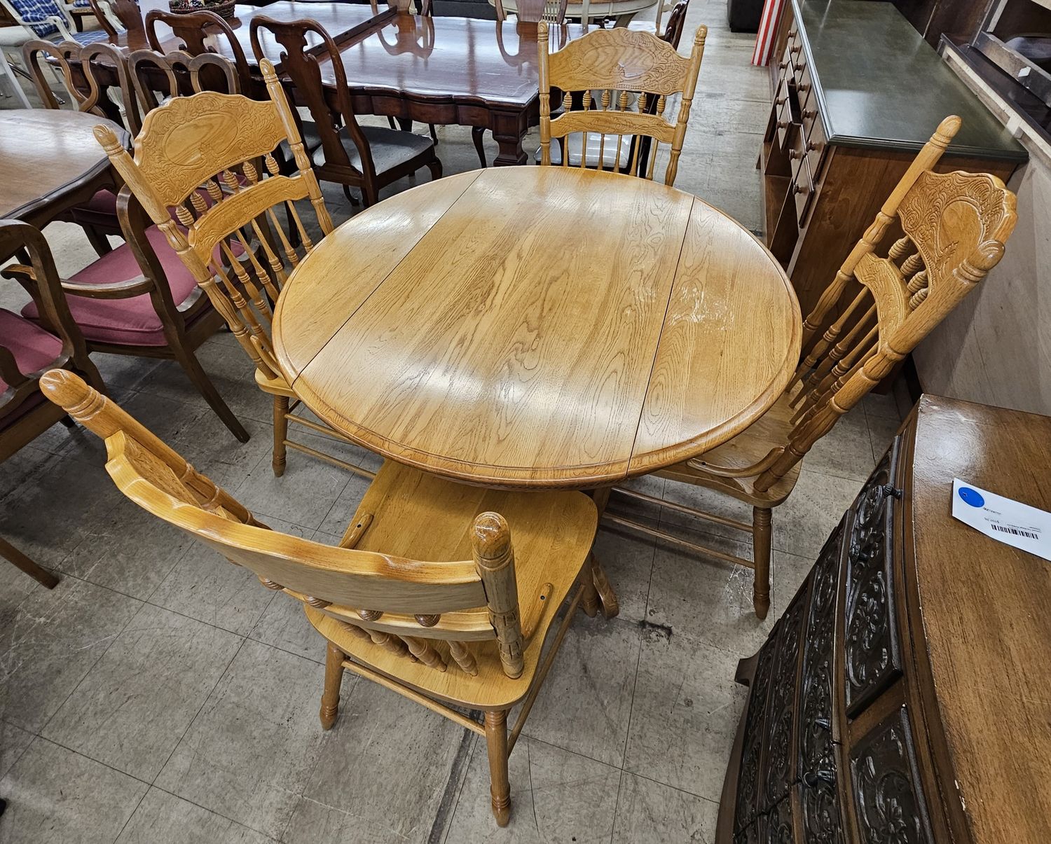 Charming drop leaf oak dining table &amp; 4 chairs