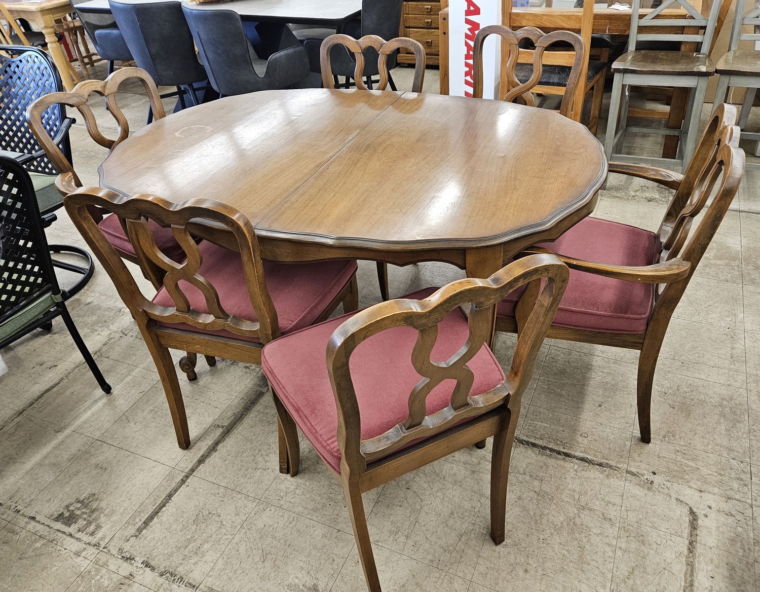 French Provincial dining set - 3 leaves, 6 chairs!!